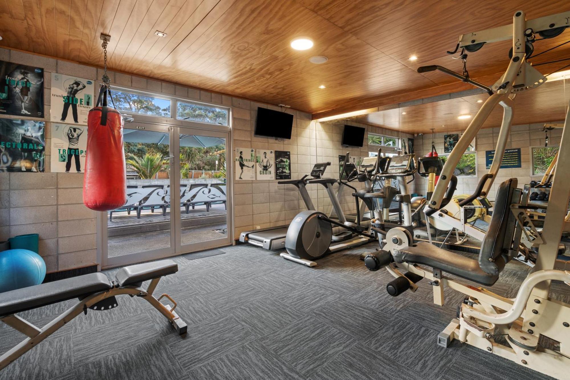 Tasman Holiday Parks - Waihi Beach מראה חיצוני תמונה A home gym