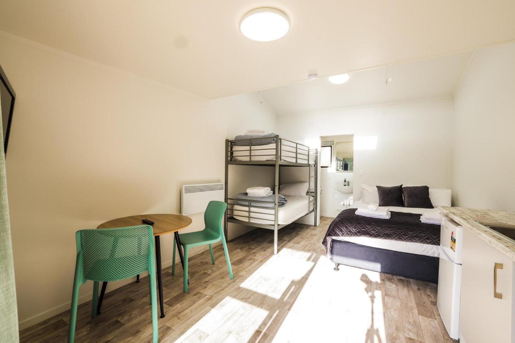 Tasman Holiday Parks - Waihi Beach מראה חיצוני תמונה A typical studio apartment