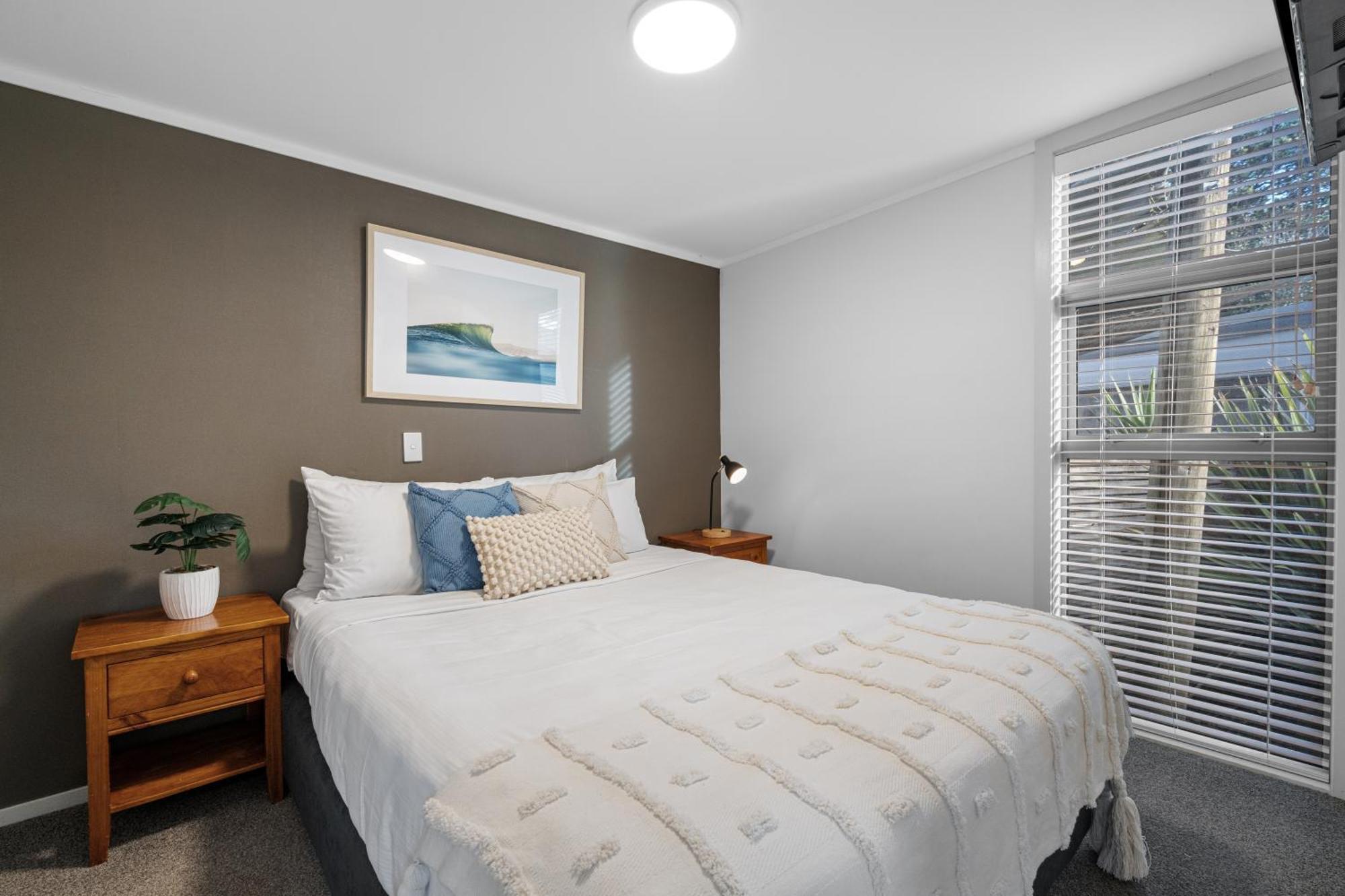Tasman Holiday Parks - Waihi Beach מראה חיצוני תמונה A bedroom in a typical apartment